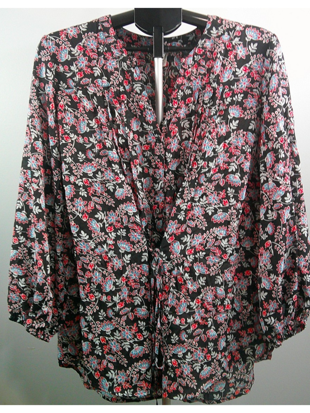 Terra & Sky 0x 14W Women's Black Floral Tie waist Blouse V-neck